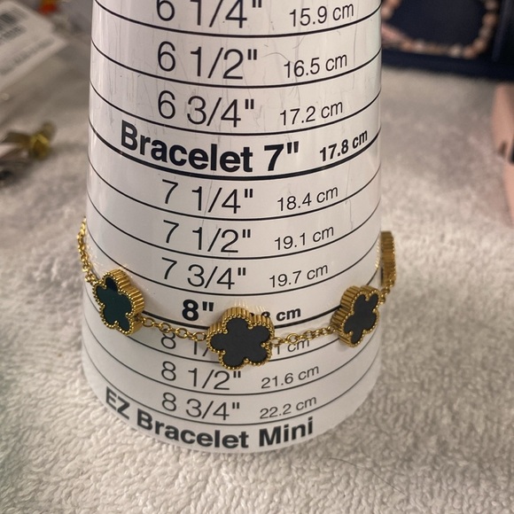 Clover Lucky Bracelet 8 inches Gold Tone - Picture 5 of 5